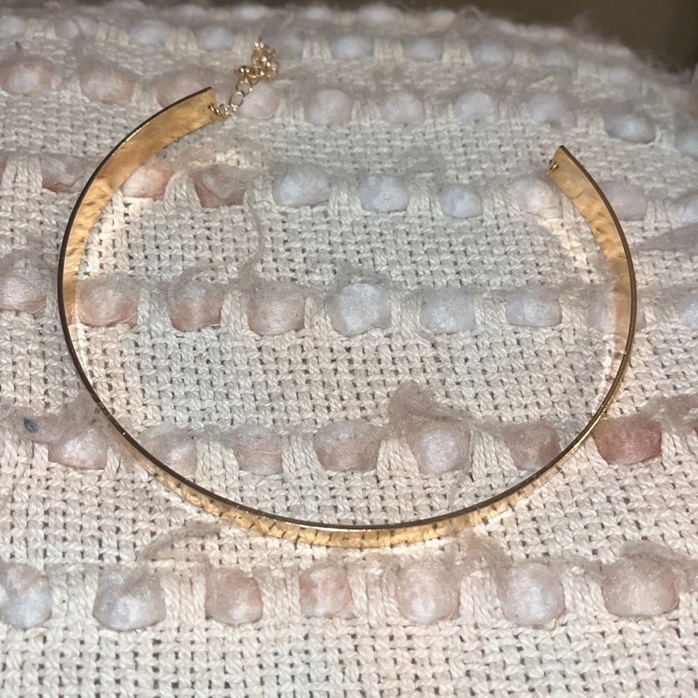 GORGEOUS Gold Solid Choker Necklace - Picture 4 of 4
